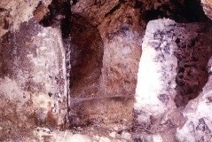 Yeseras en cueva